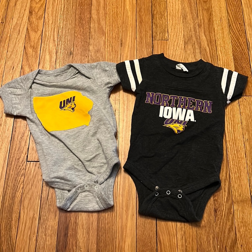 UNI onesie 0-3 months